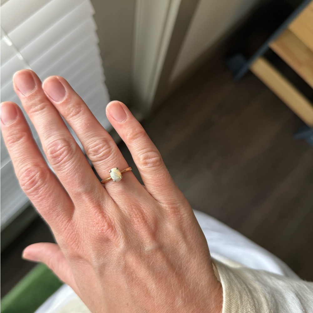 Elegant Gold and Opal Ring